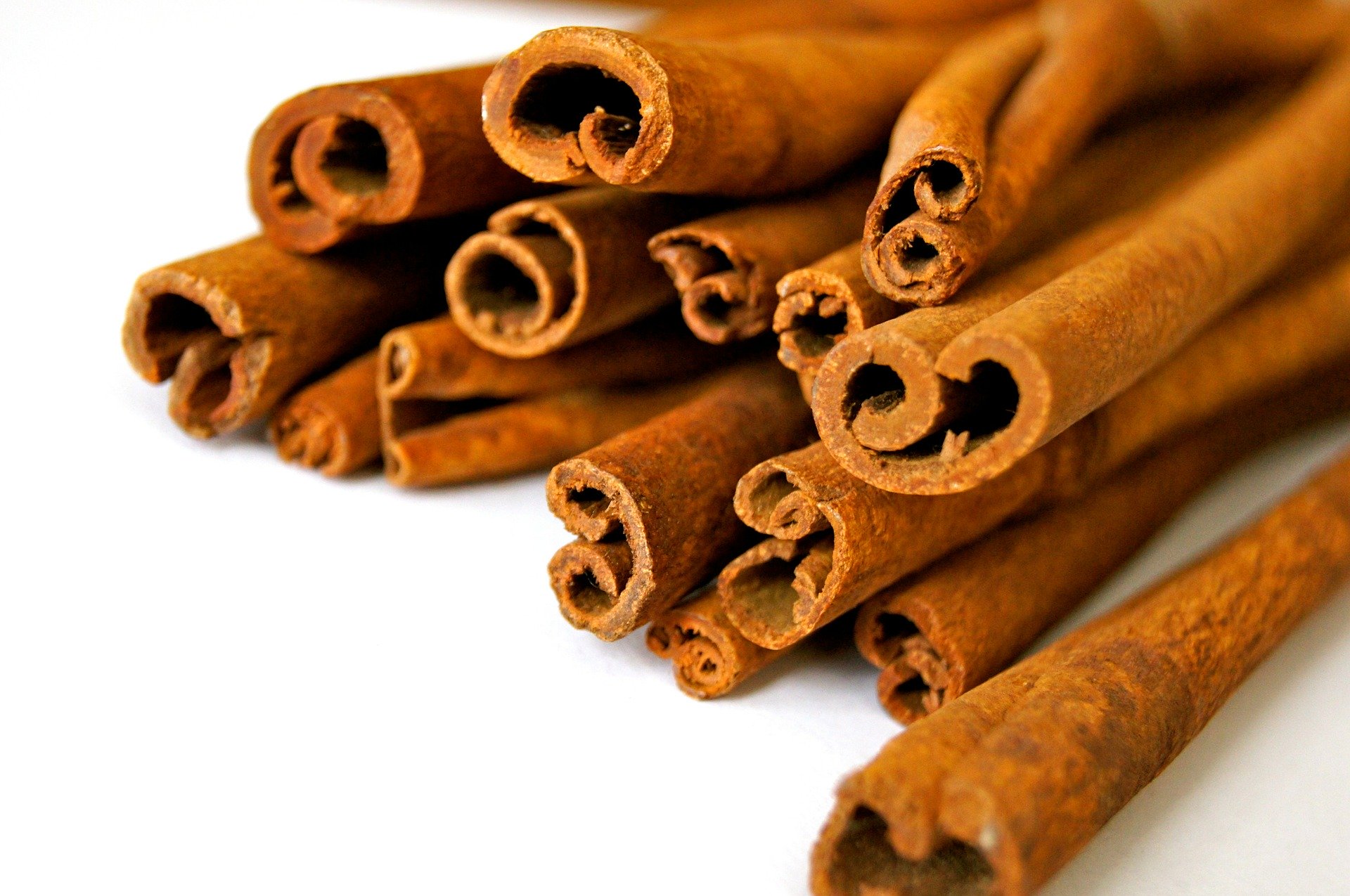 20 Health Benefits of Cinnamon