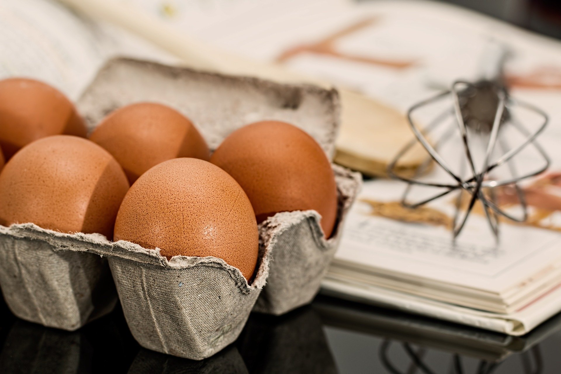 20 Amazing Health Benefits of Eggs