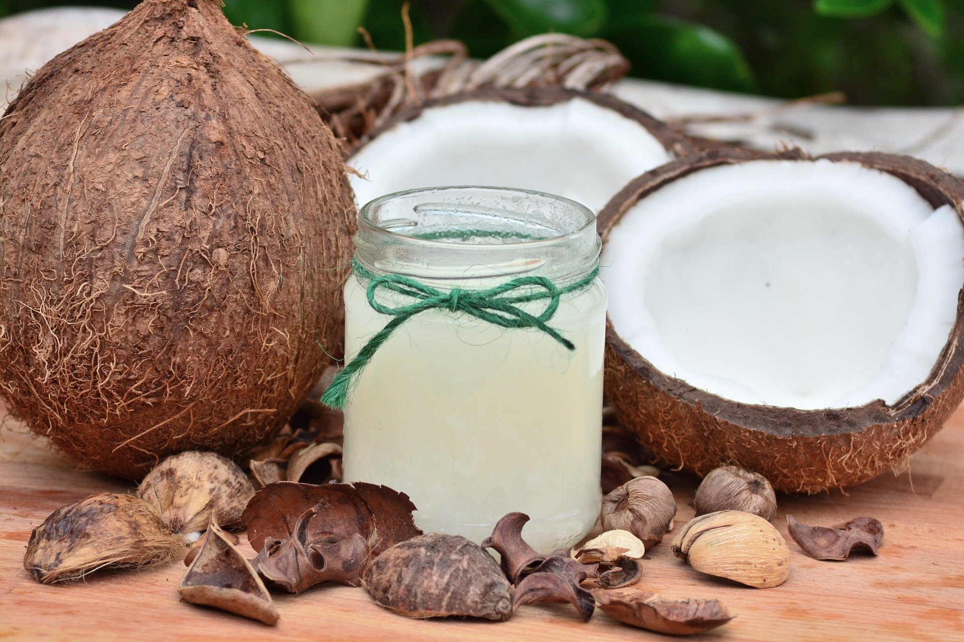 30 Science-Backed Health Benefits of Coconut and Coconut Oil