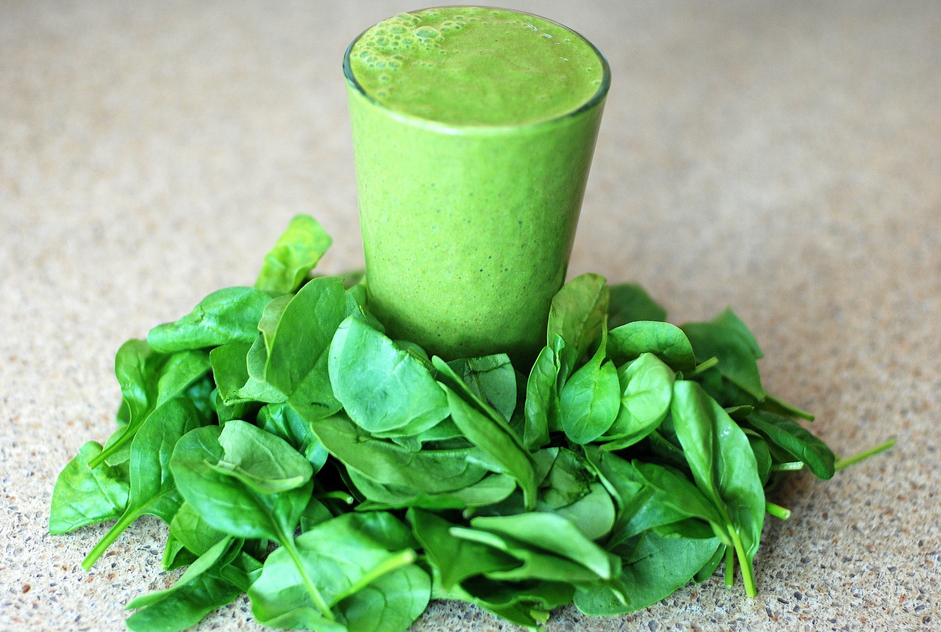 20 Amazing Science-backed Health Benefits of Spinach